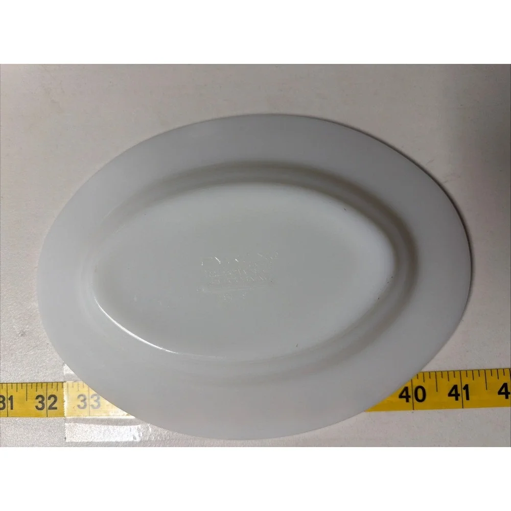 Pyrex Table Ware Milk Glass 794-9 Oval Serving Plate 9.5 X 7